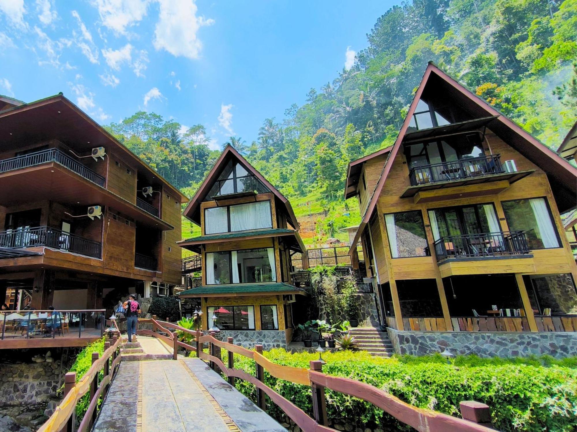Bayan Village Baturraden Extérieur photo