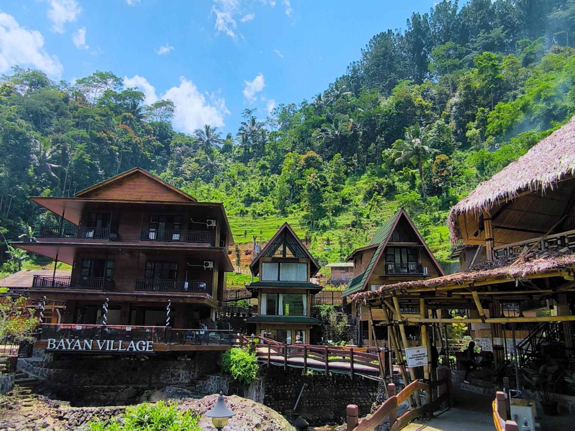 Bayan Village Baturraden Extérieur photo