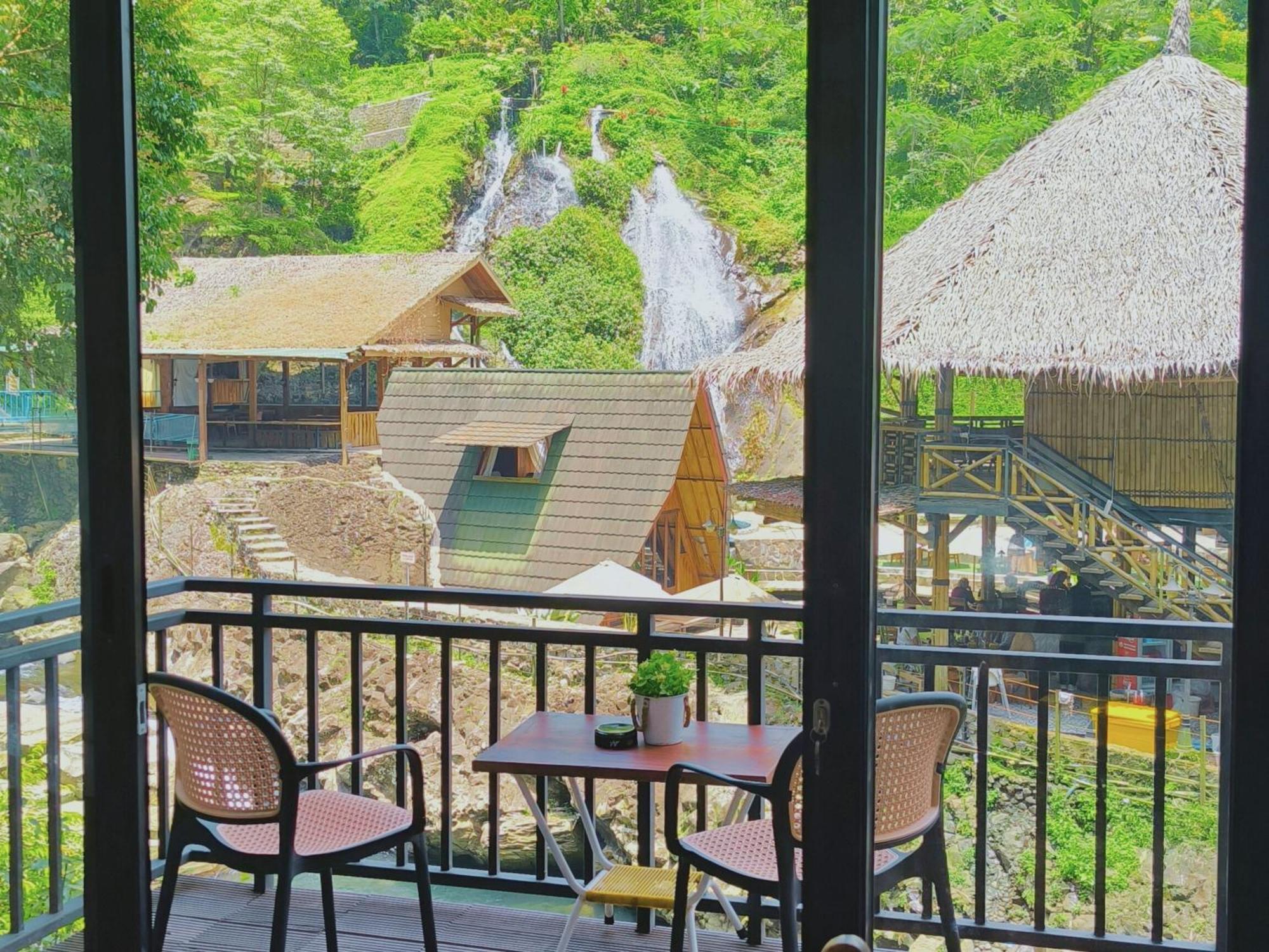 Bayan Village Baturraden Extérieur photo